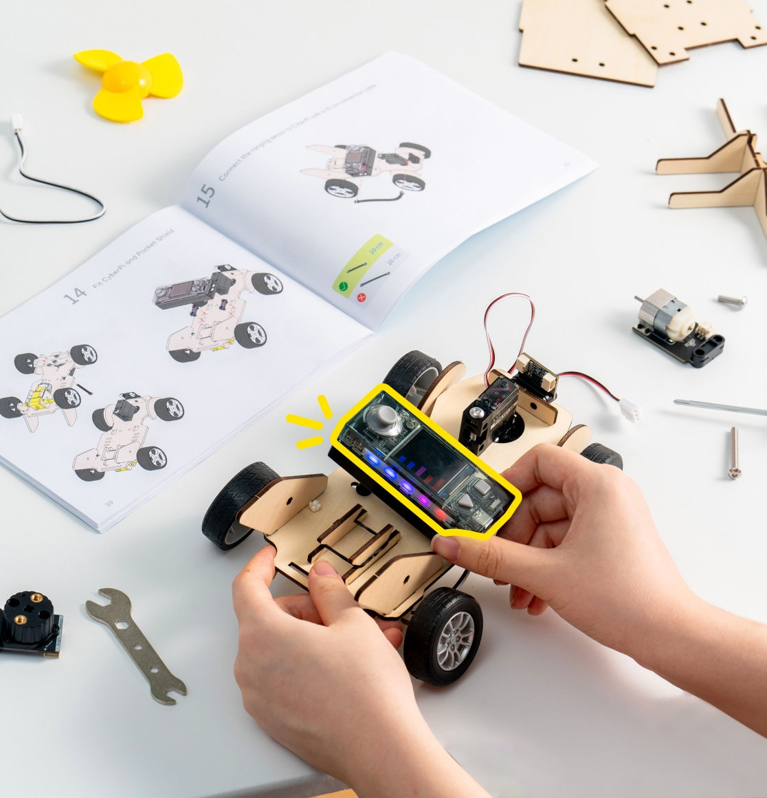 CyberPi 场景图.jpg__PID:e7f78e32-7206-446a-9b00-61f27961e212