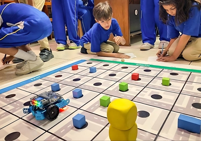 mBot2 Educational Kit 场景图.jpg__PID:1ed14a45-3474-4c34-9674-2e5555749d7d